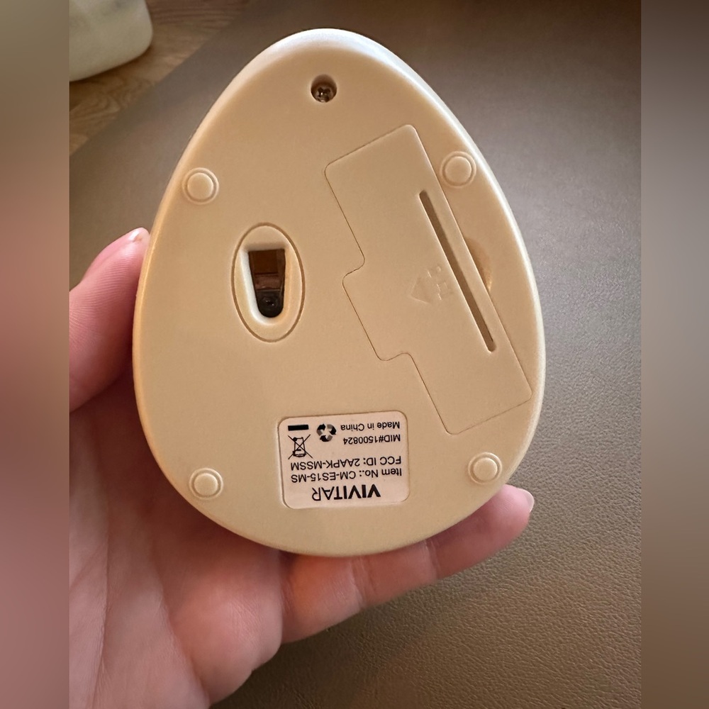 Cream Wireless Mouse - Picture 2 of 4